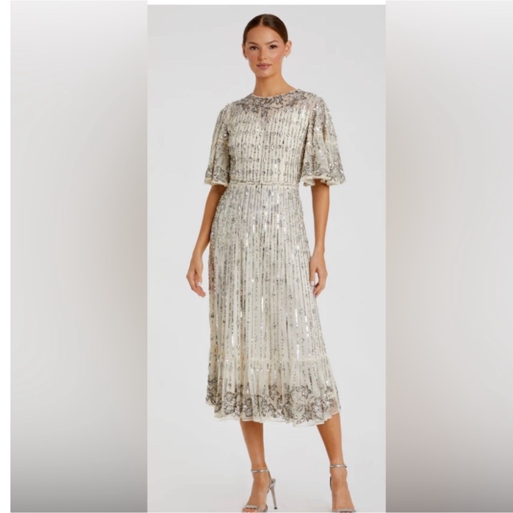 NWT Mac Duggal Flutter sleeve Silver dress